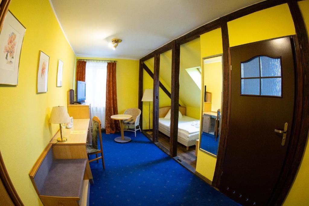 Отели типа «постель и завтрак» Hotelik Kopernik Лидзбарк-Варминьски-47