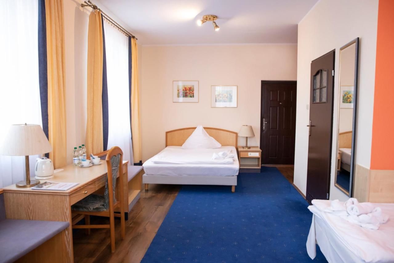 Отели типа «постель и завтрак» Hotelik Kopernik Лидзбарк-Варминьски-9